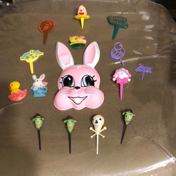 Cake/Cupcake Decorations - Picture 1 of 2